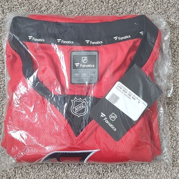 New With Tags Women's Medium NHL Ottawa Senators Home Breakaway Fanatics Jersey - Picture 4 of 8